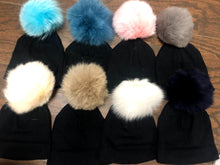Load image into Gallery viewer, Pompom Hat 0-3M
