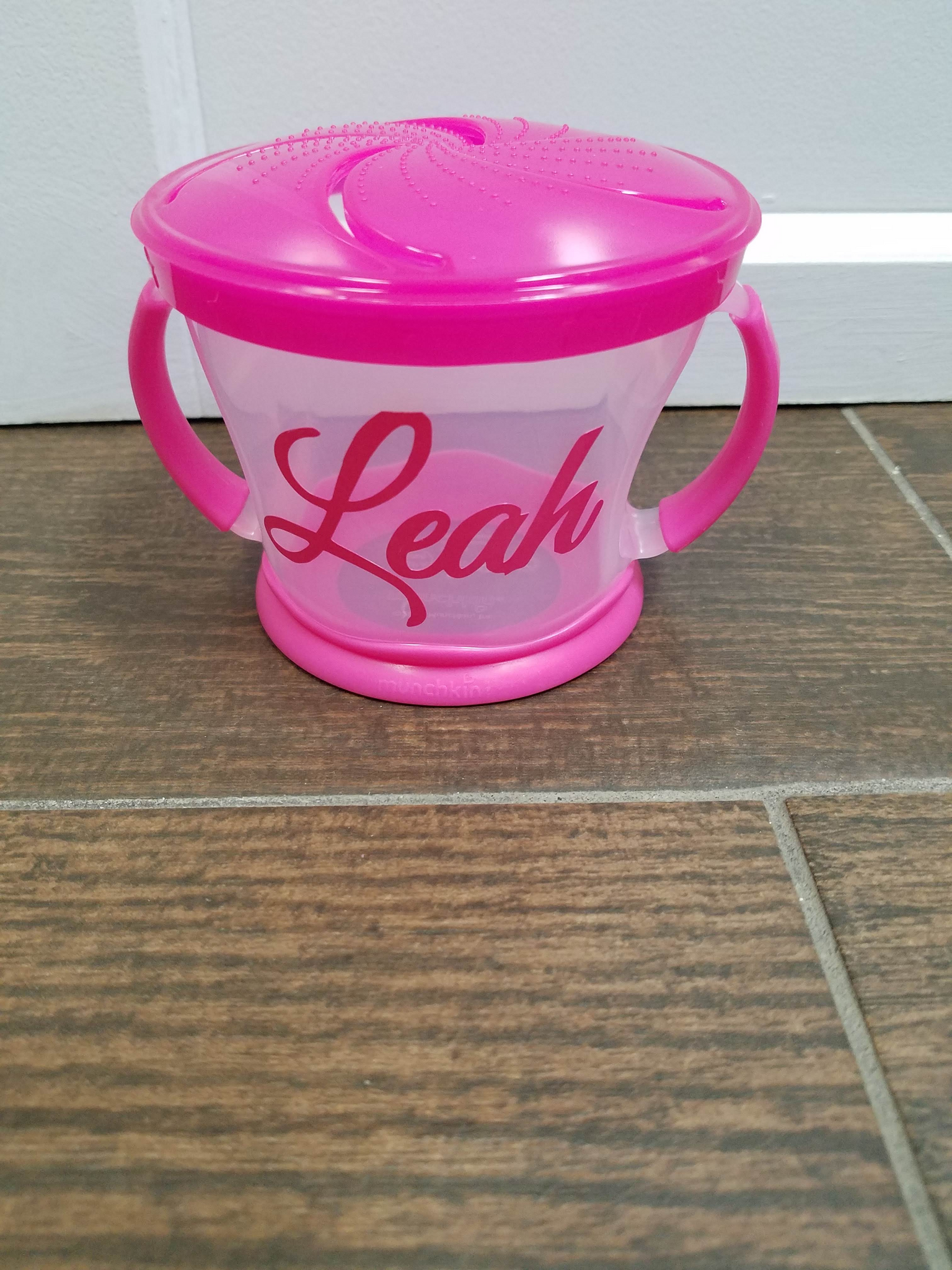 Munchkin Snack cup – The Name Tag